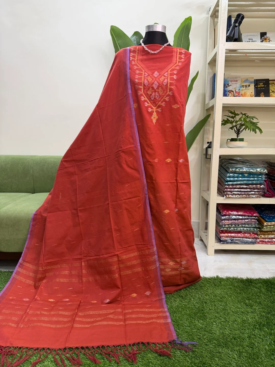 হাতের তাঁতের জামদানি থ্রি পিস (302)